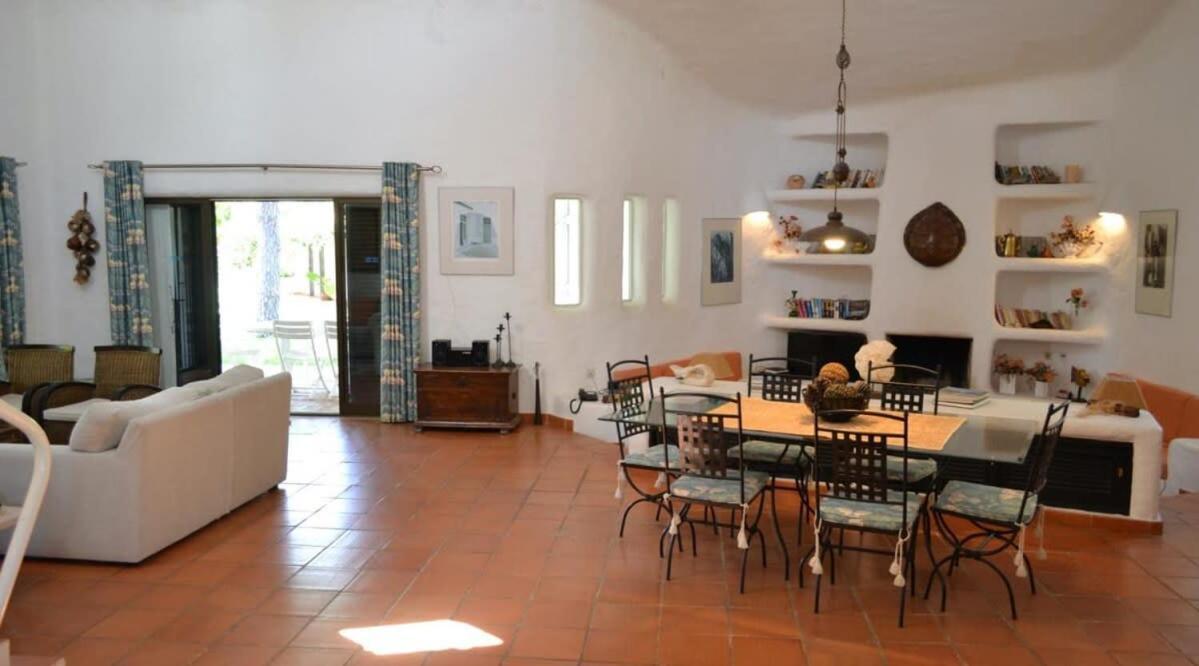 Villa Pinhal- Beautiful Villa Located In Quiet Area Quarteira Extérieur photo