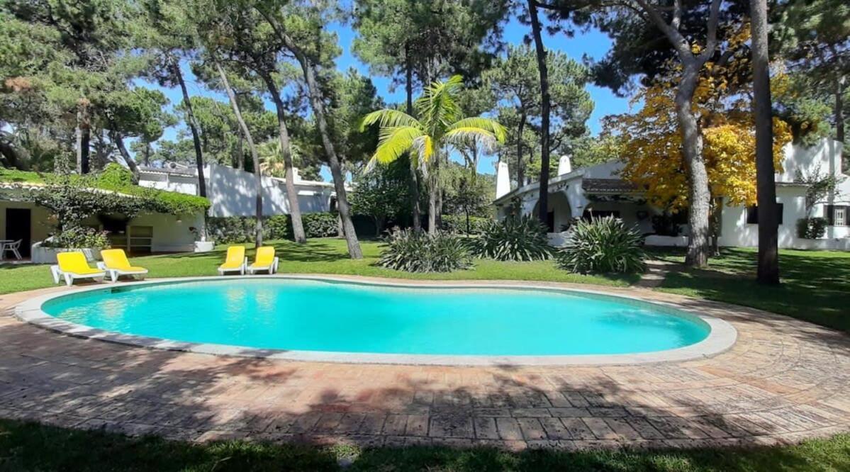 Villa Pinhal- Beautiful Villa Located In Quiet Area Quarteira Extérieur photo